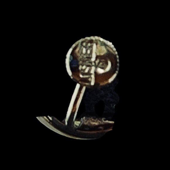 Lisner Gold Tone Bow With Round Mother Of Pearl Screw Back Earrings (5282) - Picture 7 of 7